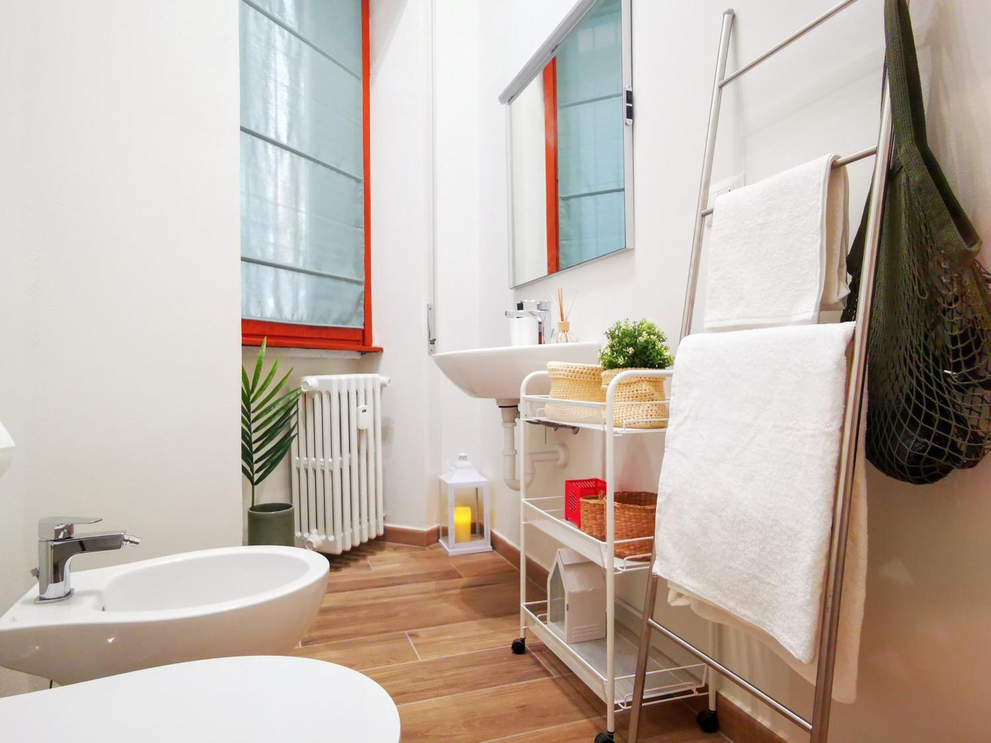 Spacious Apartment 50 Meters From The Metro Мілан Номер фото