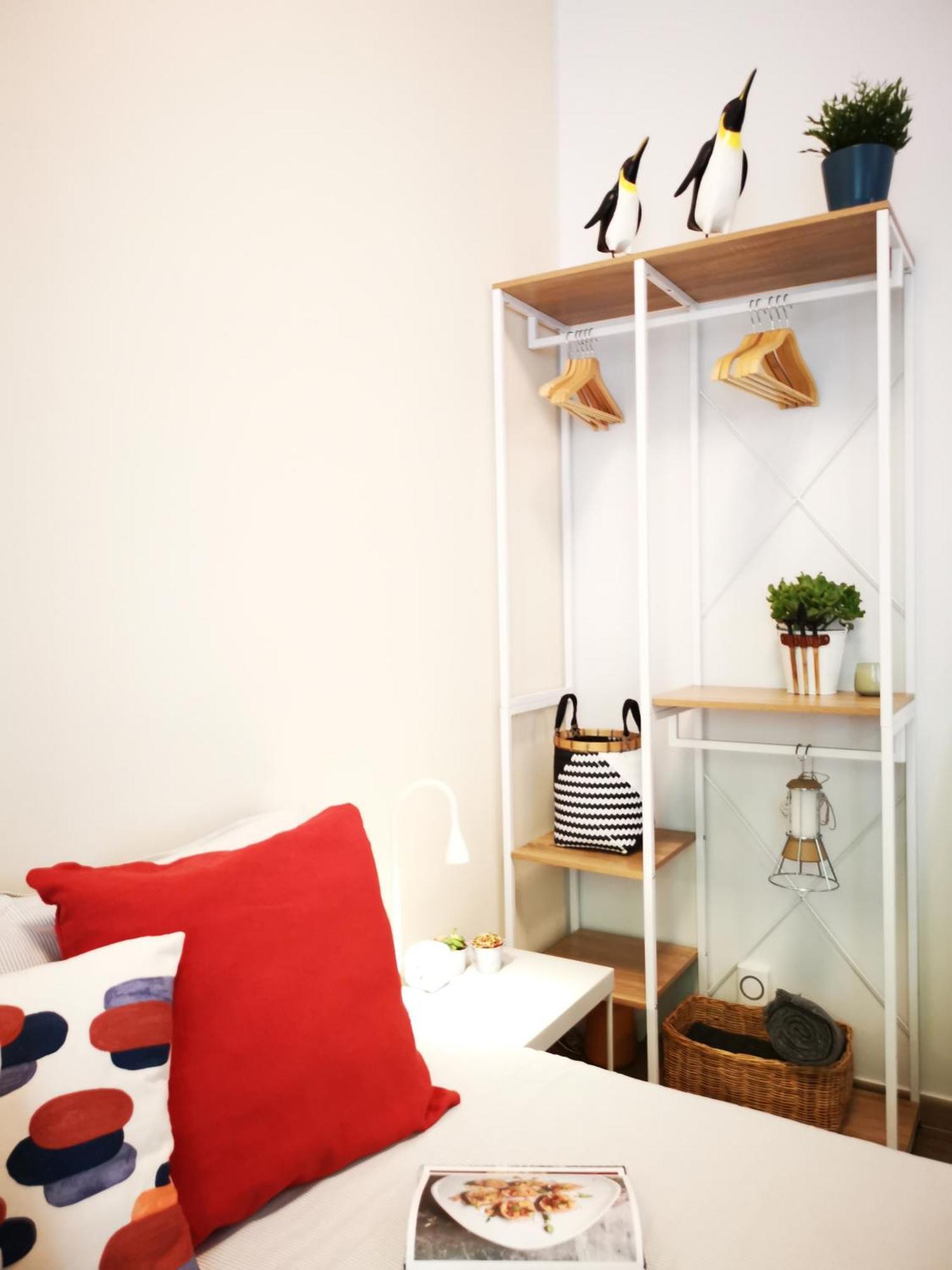 Spacious Apartment 50 Meters From The Metro Мілан Номер фото