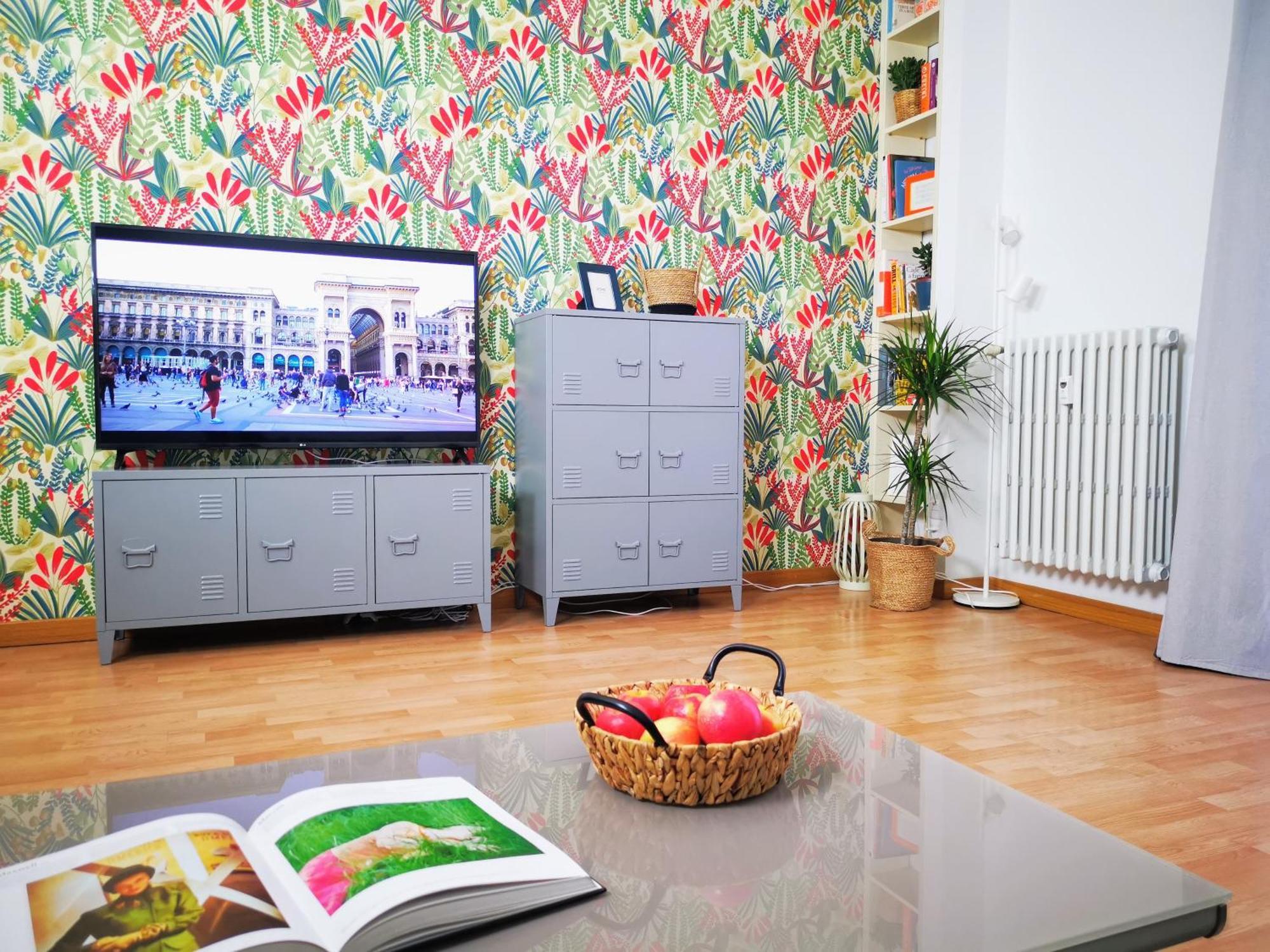 Spacious Apartment 50 Meters From The Metro Мілан Екстер'єр фото